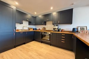 Kitchen- click for photo gallery